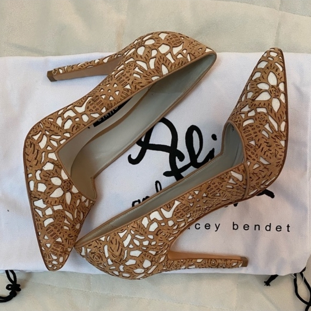 Alice + Olivia Floral Cutout Tan Heels Size 6